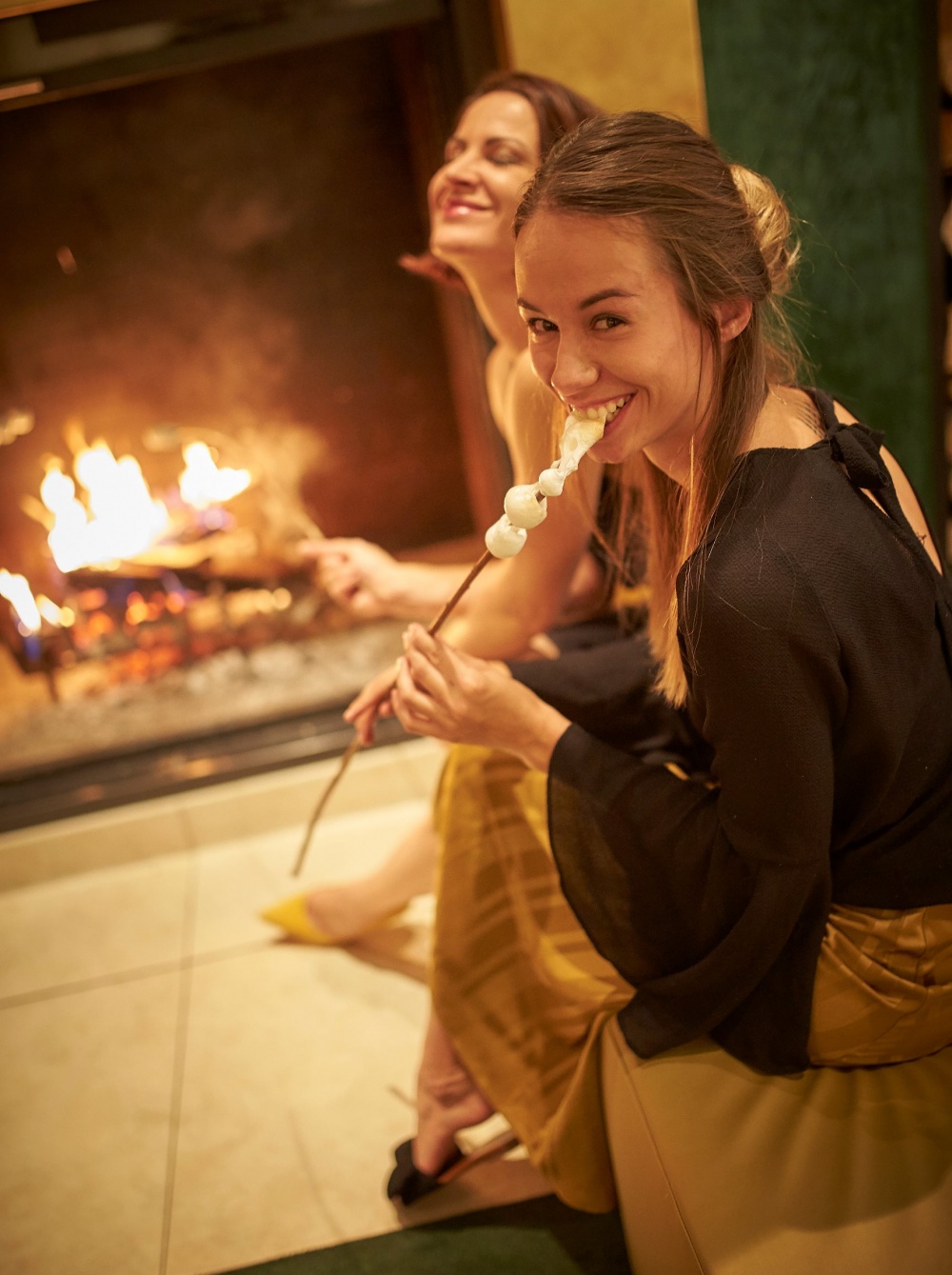 Kamin in der Lobby im Saalbacher Hof width=